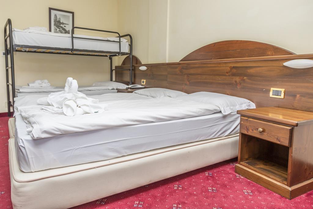Hotel La Terrazza Sauze D'Oulx Bagian luar foto