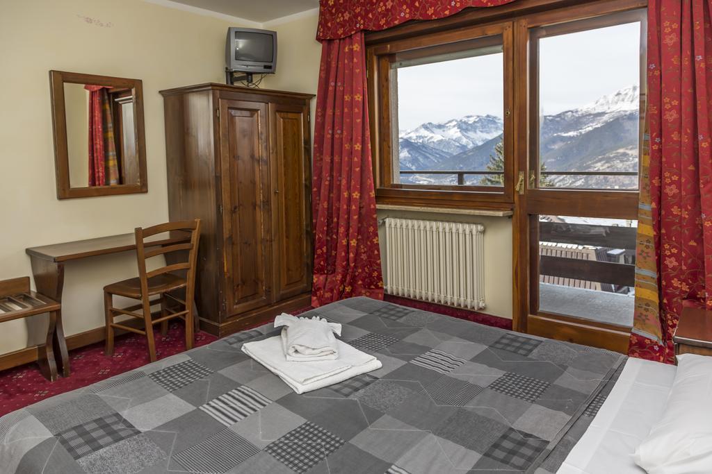 Hotel La Terrazza Sauze D'Oulx Bagian luar foto