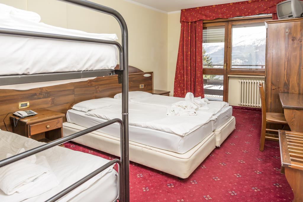Hotel La Terrazza Sauze D'Oulx Bagian luar foto